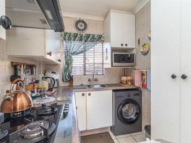 Townhouse for sale in Benoni, Farrarmere