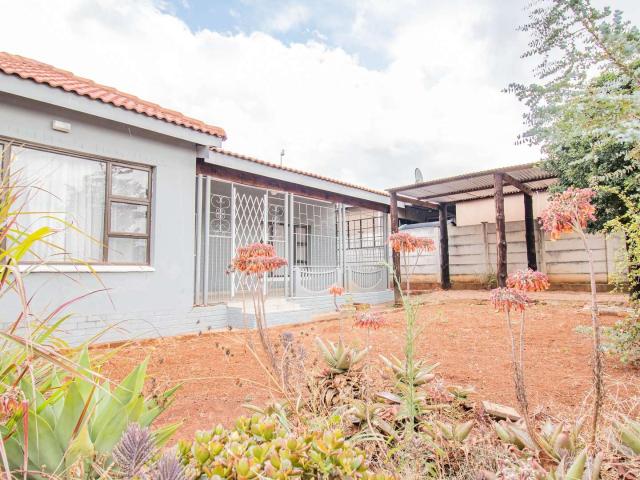 House for rent in Waterkloof, Gauteng