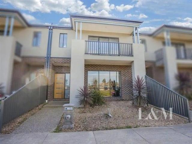 House for rent in Roxburgh Park, Melbourne