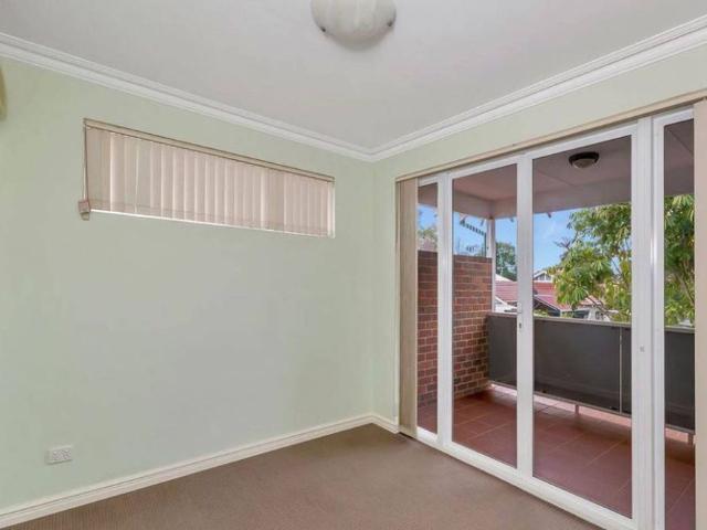 Townhouse for rent in Inglewood, City of Stirling