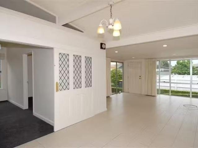 House for rent in Chaslands, Canterbury