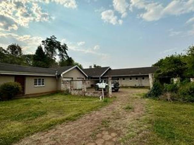 House for sale in Hilton