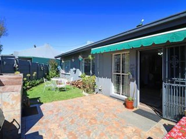 Townhouse for sale in Nooitgedacht, Gauteng
