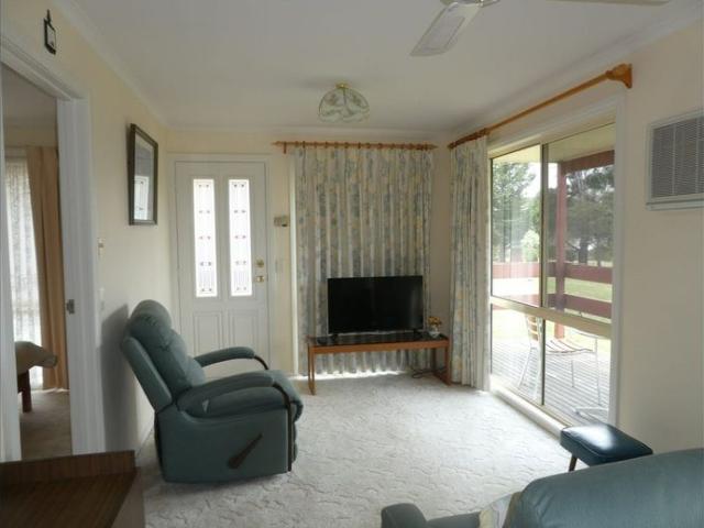 House for rent in Nicholson, Victoria