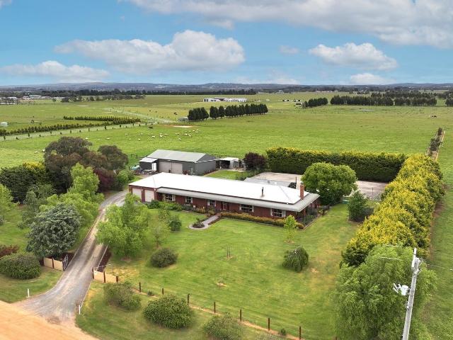 House for rent in Cambrian Hill, Victoria