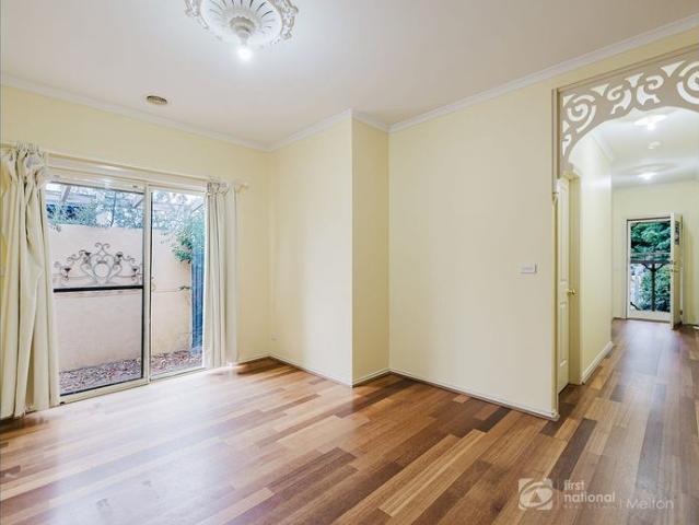 House for rent in Caroline Springs, Melbourne