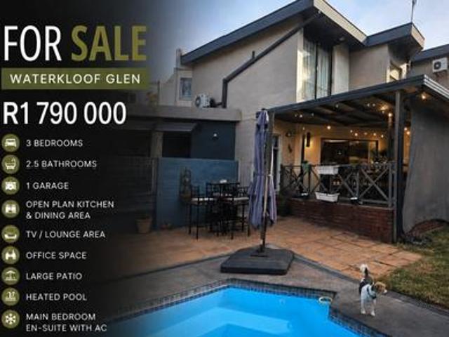 Townhouse for sale in Waterkloof, Gauteng