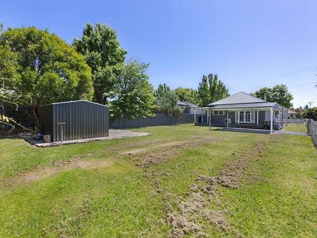 House for sale in Victoria