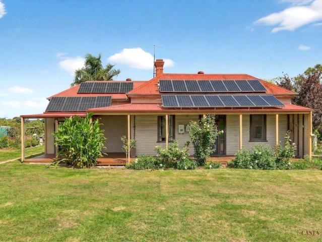 Cottage for sale in Calulu, Victoria