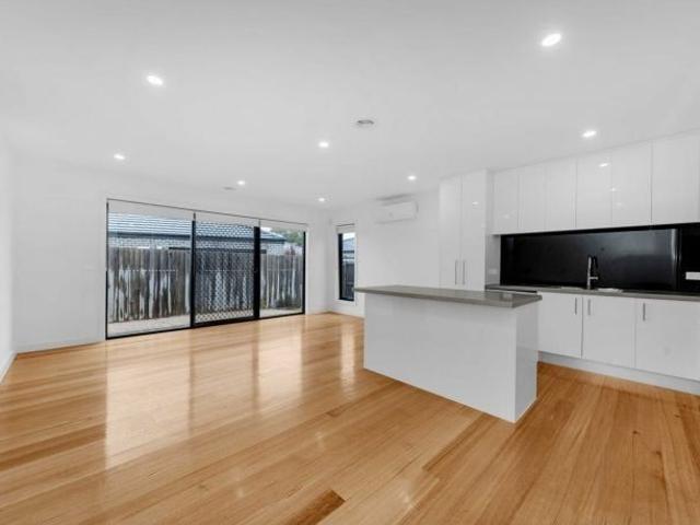 House for rent in Roxburgh Park, Melbourne