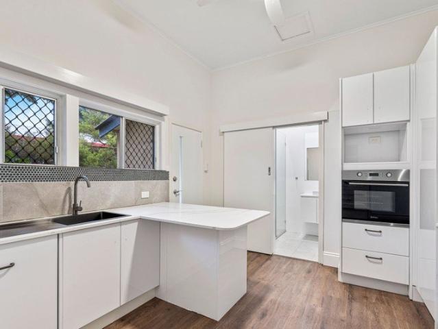 Duplex for rent in Greenslopes, Greater Brisbane