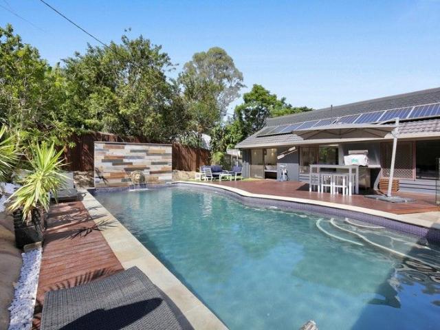 House for sale in Ashmore City