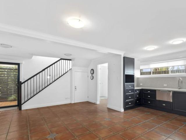 Townhouse for rent in Toombul, Queensland
