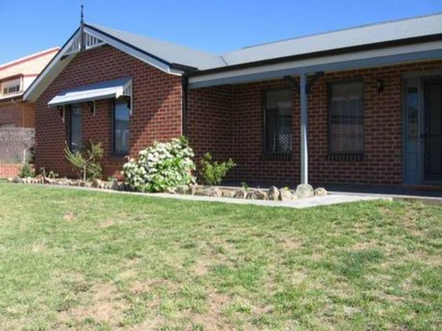 Townhouse for rent in Jindabyne, New South Wales