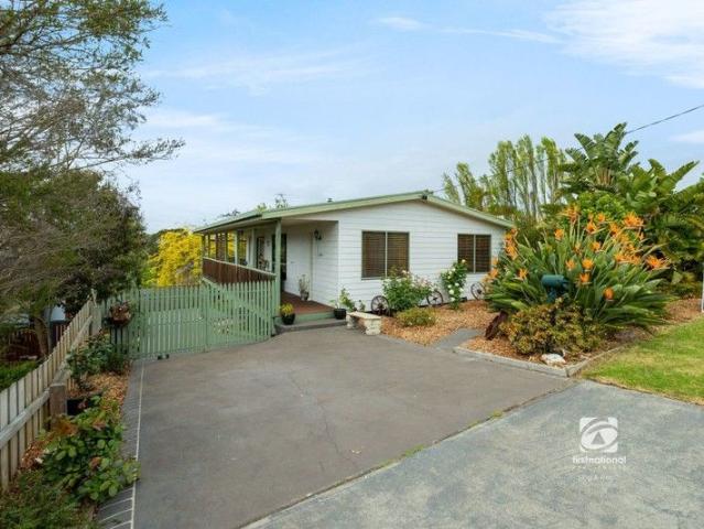 House for sale in Lakes Entrance, Victoria