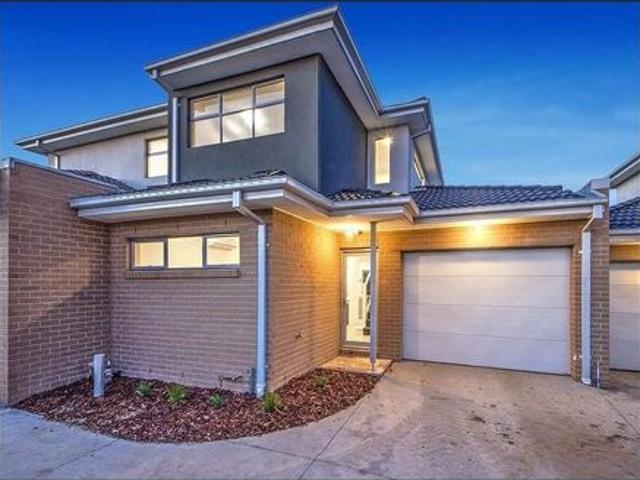 Townhouse for rent in Camerons Creek, Victoria