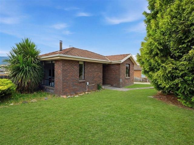 House for rent in New Norfolk, Derwent Valley