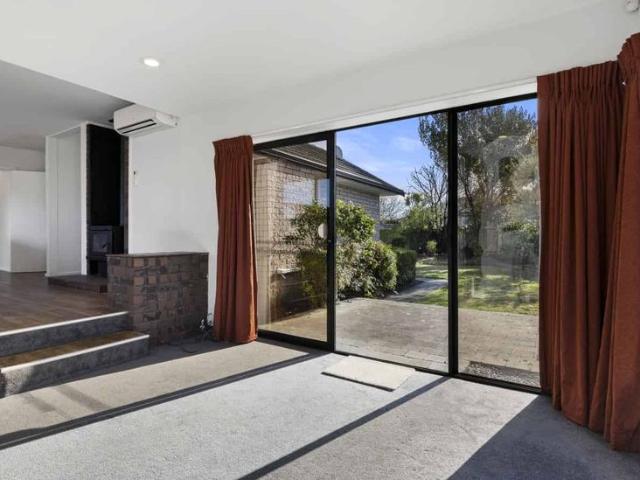House for rent in Chaslands, Canterbury