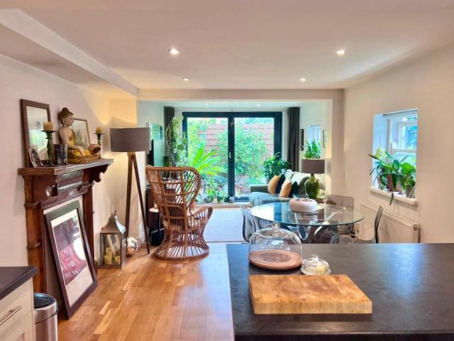 Apartment for rent in Stockwell, Greater London