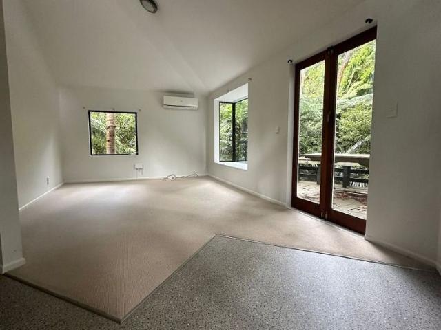 Apartment for rent in Kōnini, Waitākere Ranges