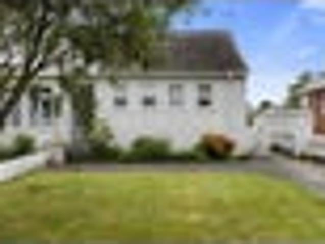 Apartment for sale in Days Bay, Wellington