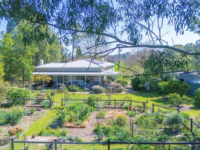 Cottage for sale in Gapsted, Alpine Shire