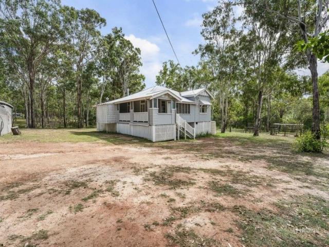 Cottage for sale in Blackbutt, Queensland
