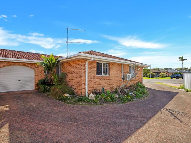 Villa for sale in Forster, New South Wales