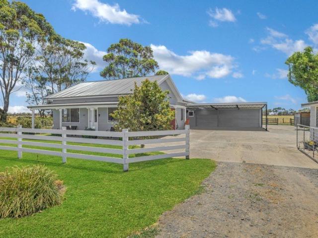 Cottage for sale in Bass, Victoria