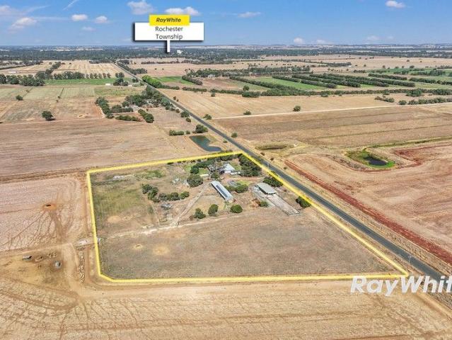Cottage for sale in Rochester, Victoria