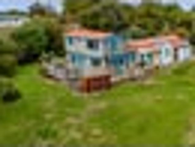 House for sale in Eltham