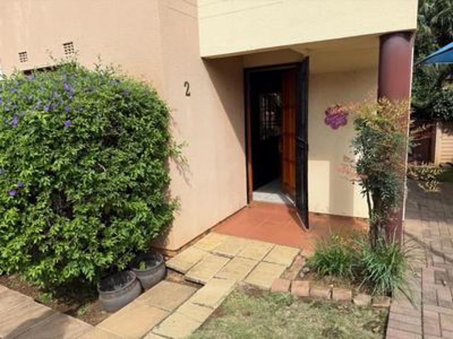 Townhouse for sale in Vosloorus, Gauteng