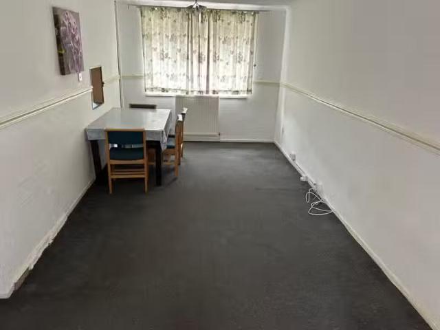 House for rent in Green Close, Warwickshire