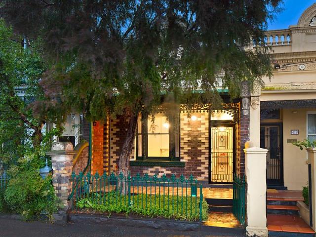 House for rent in Carlton North