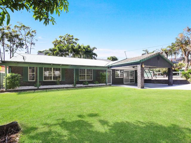 House for sale in Ashmore City