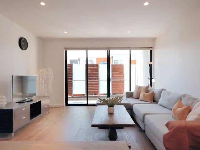 Townhouse for sale in Donvale, Victoria