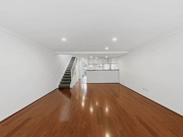 Townhouse for rent in Horseshoe Creek, South Australia