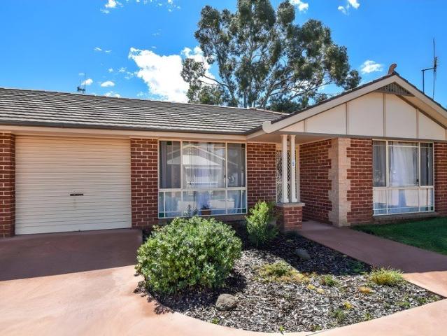 Villa for rent in Orange, New South Wales