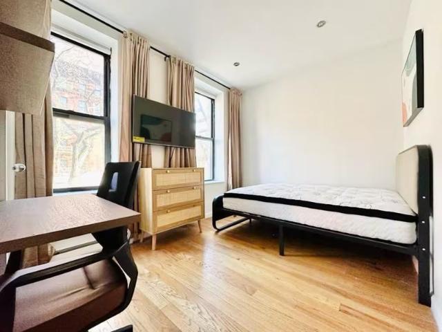 Room for rent in Arverne, New York