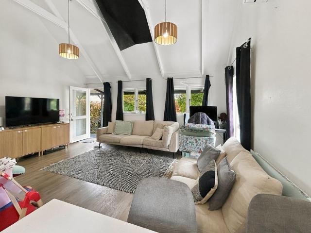 House for rent in Waiake, Hibiscus and Bays
