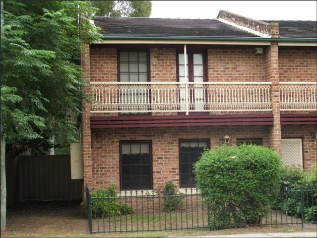 Townhouse for rent in Sydney, New South Wales