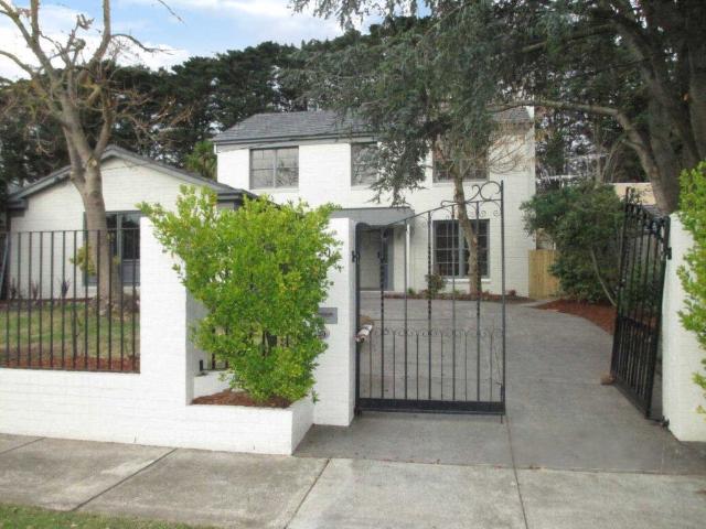 House for rent in Surrey Hills