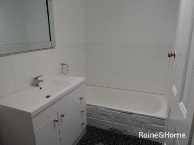 House for rent in Brisbane Grove, New South Wales