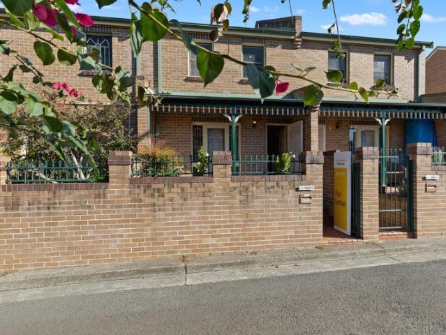 Townhouse for rent in Sydney, New South Wales