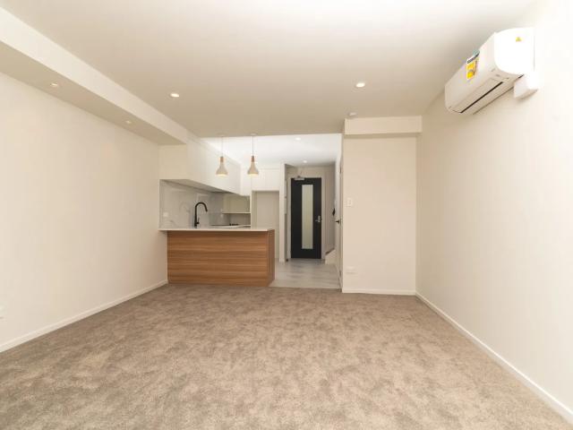 Townhouse for rent in Henderson-Massey, Rapanui