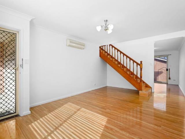 Townhouse for rent in Sydney, New South Wales