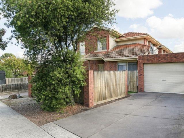 Townhouse for sale in Camerons Creek, Victoria