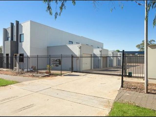 Townhouse for rent in Horseshoe Creek, South Australia
