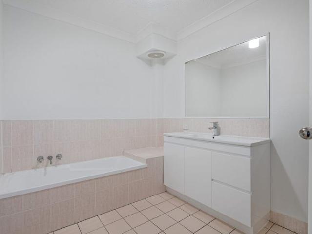 Townhouse for rent in Fernbrook, Queensland