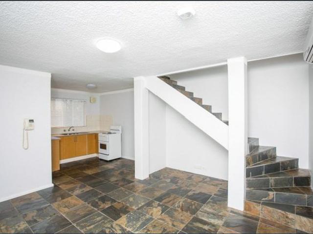 Townhouse for rent in Stirling, Western Australia